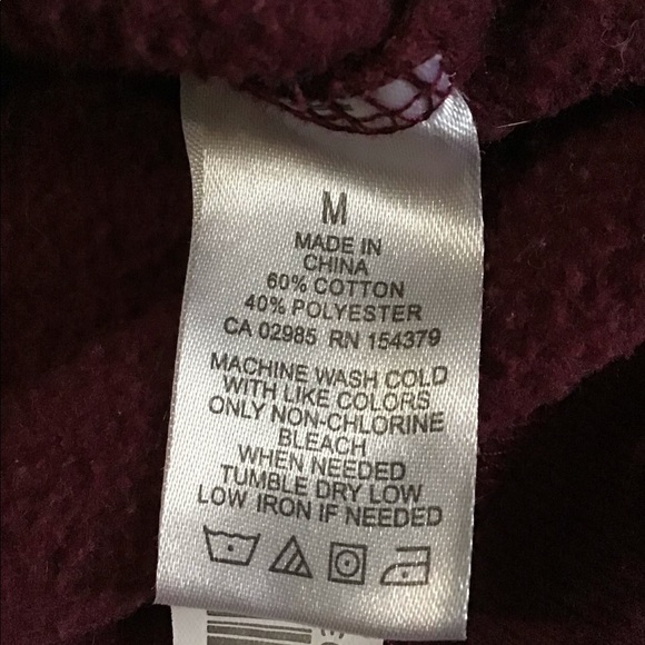 ⛄️ Aeropostale burgundy hoodie - Picture 7 of 7